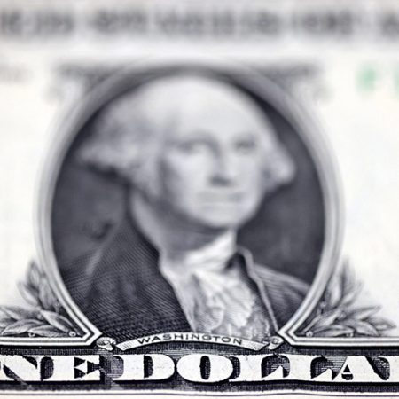 US dollar weakens vs yen as inflation moderates