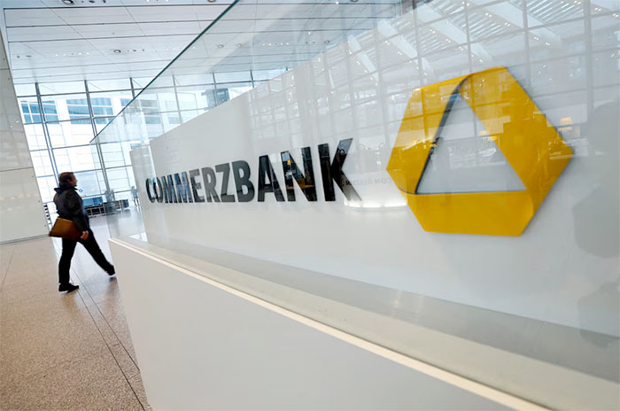 Shares of Commerzbank fall 6%