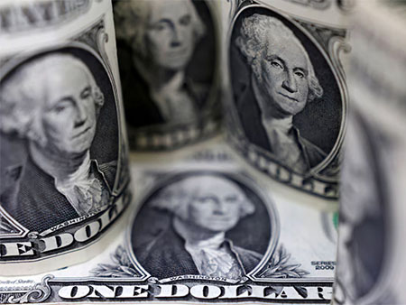 Dollar rides ‘Trump trade’ toward third weekly gain